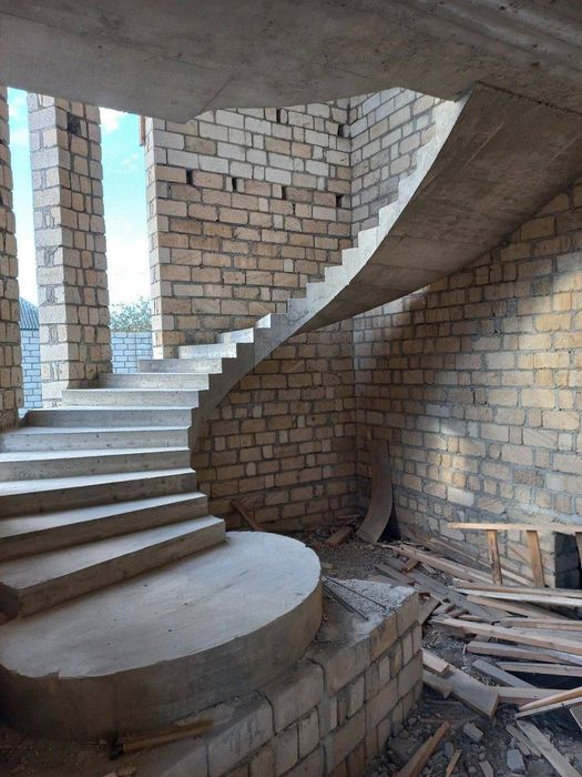 Лестница монолитная