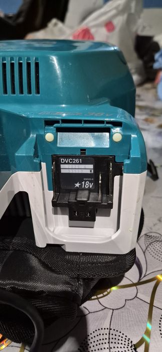 Makita aspiratoare 18 v-36v si fierastrau