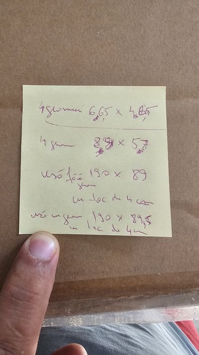 Uși si ferestre cu geam si feronerie