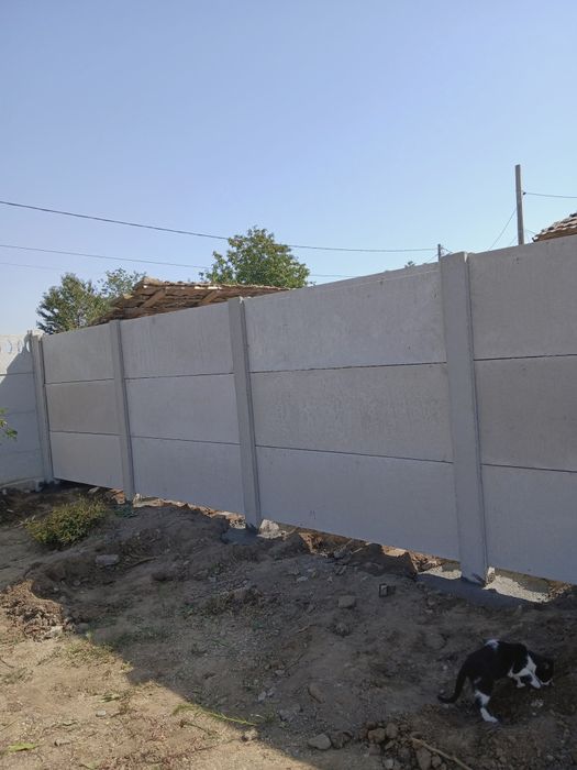 Vând gard din beton