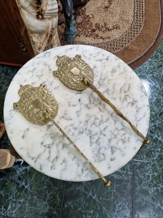 Чифт прекрасни антикварни английски бронзови стенни закачалки