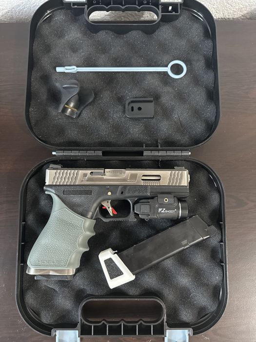Продавам Airsoft WE-17
