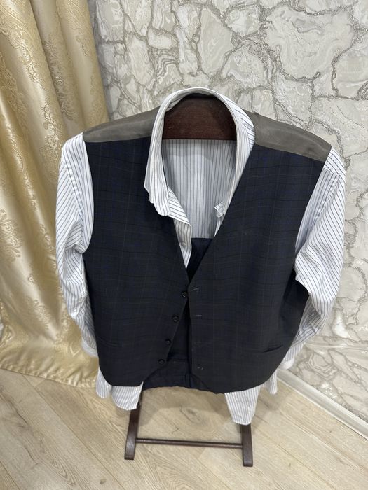 Костюм тройка 54-56 р.