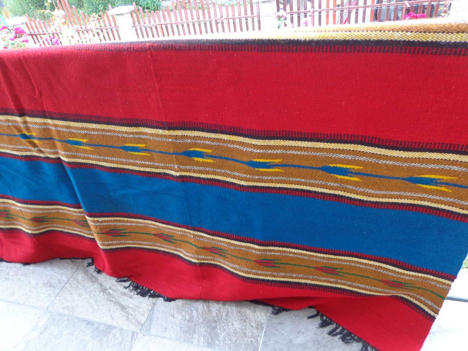 Вълнен възрожденски ръчно тъкан килим