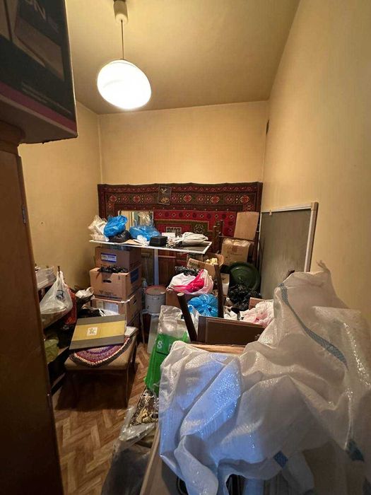 Продаю квартиру.Юнусабад 15  м Туркистан 2\2\4 ,Ипотека есть