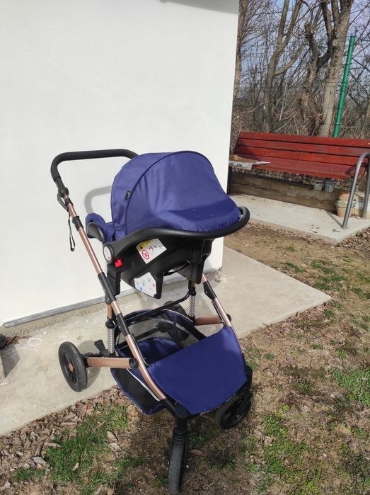 Cărucior bebeluși