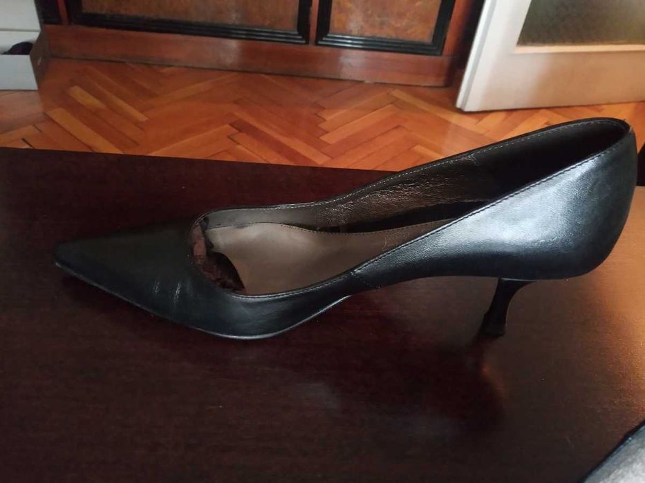 Дамски елегантни кожени обувки