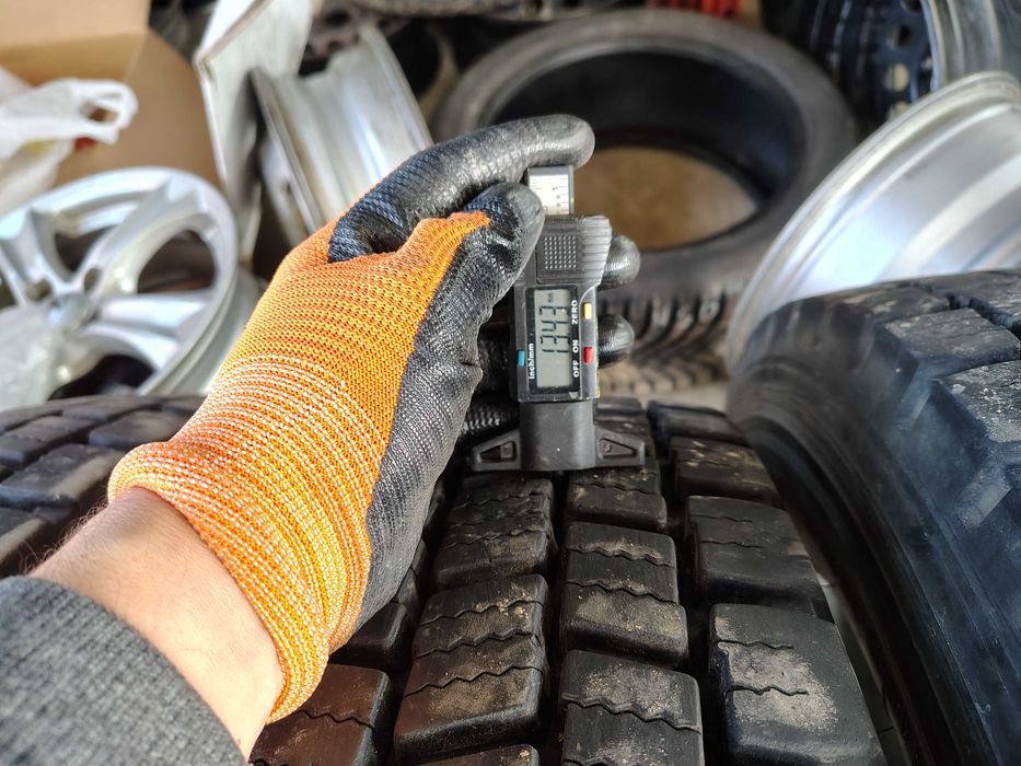 6бр.КАМИОНСКИ задна шарка MICHELIN 215 75 17,5 цена за брой