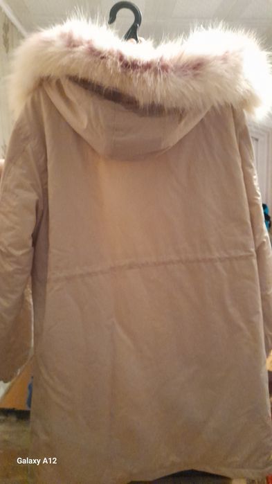 Зимний пуховик с капюшоном