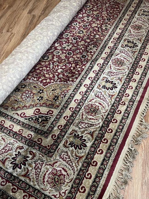 Продается шелковый ковер