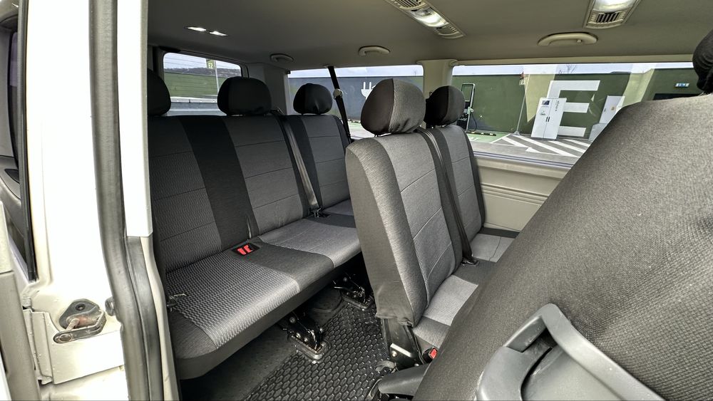Inchiriez microbuz 8+1 locuri / rent a car /duba T5  caravelle