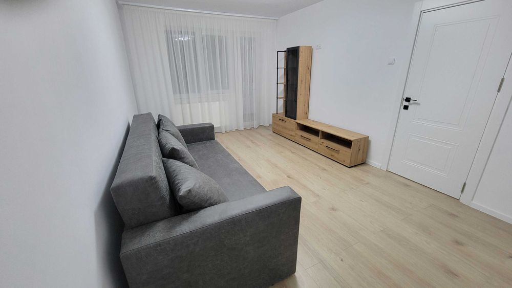 Inchiriez apartament doua camere, zona Mihai Viteazul