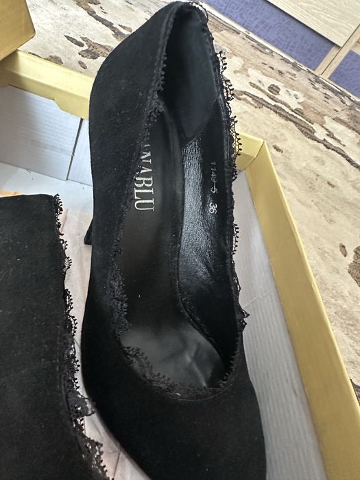 Продам туфли модельные