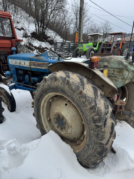 Vand tractor ford 2000