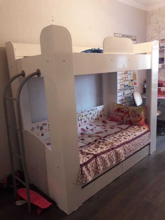 Двухярусная кровать