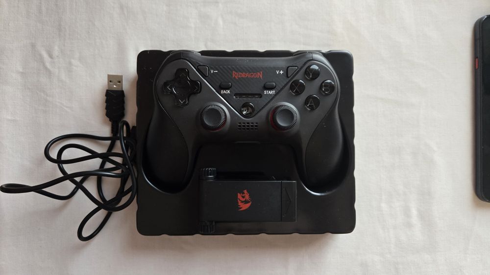 Безжичен геймпад Redragon Ceres G812