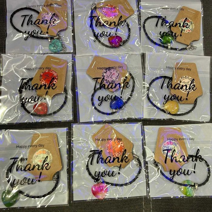 Гривни и други аксесоари