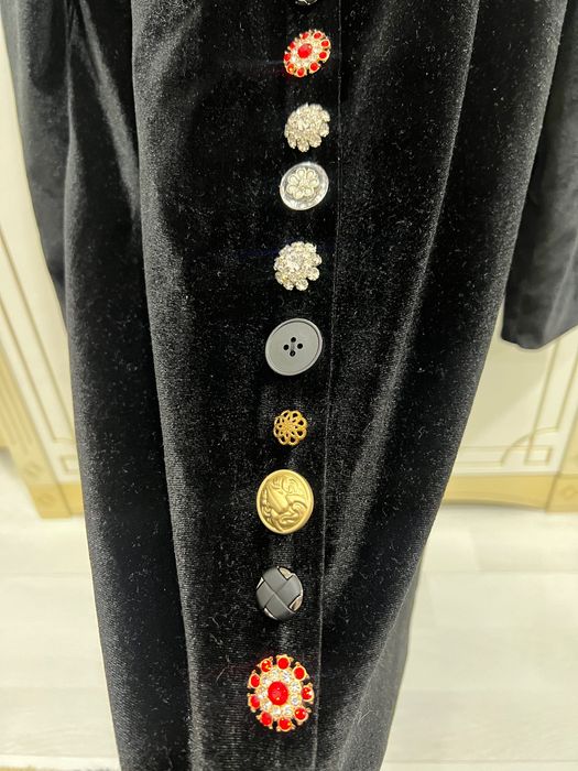 короткое черное платье