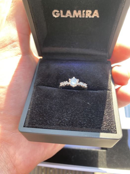 Inel aur alb 14K 3.6 gram 5 cristale Swarovski marimea 8