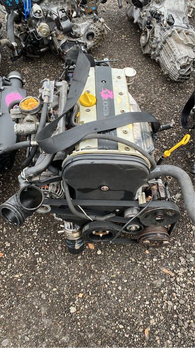 Двигатель  NISSAN SR20DE