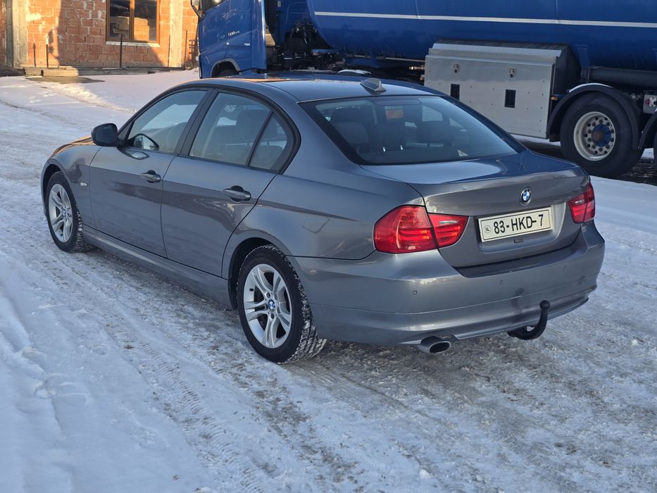Bmw E90 2.0d Euro5  navi jante carlig Senzori Import Olanda