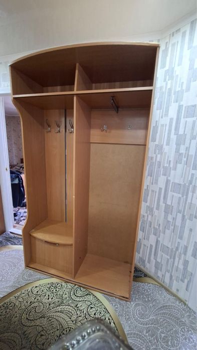 Срочно продам шкаф