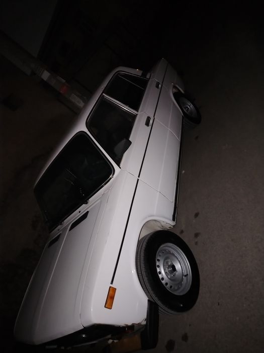 2106 Moshina sotiladi