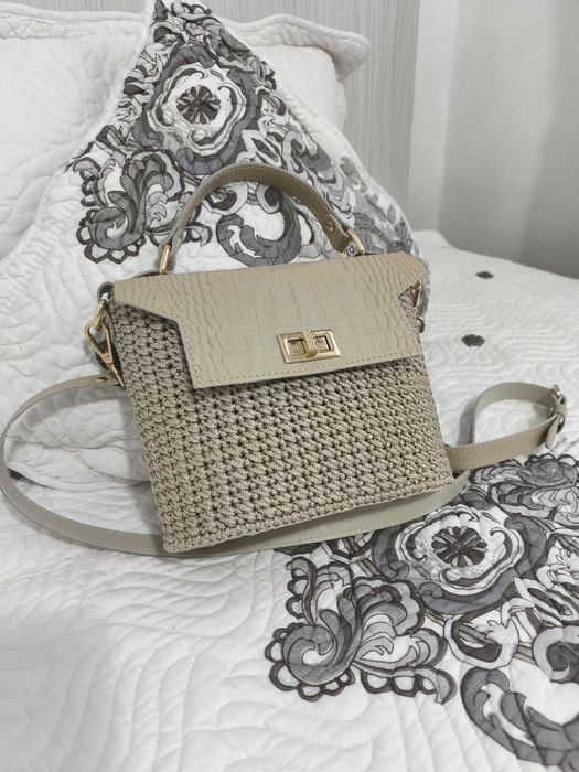 Genți croșetate in combinație de piele naturala