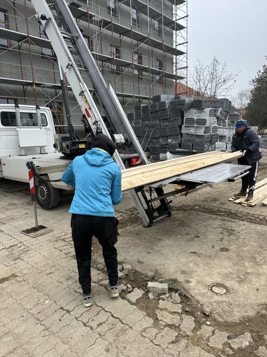 Lift mobil de inchiriat