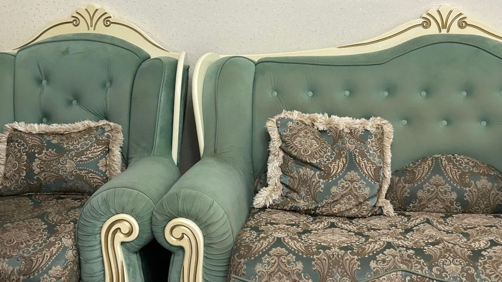 Диван и кресло сатылады