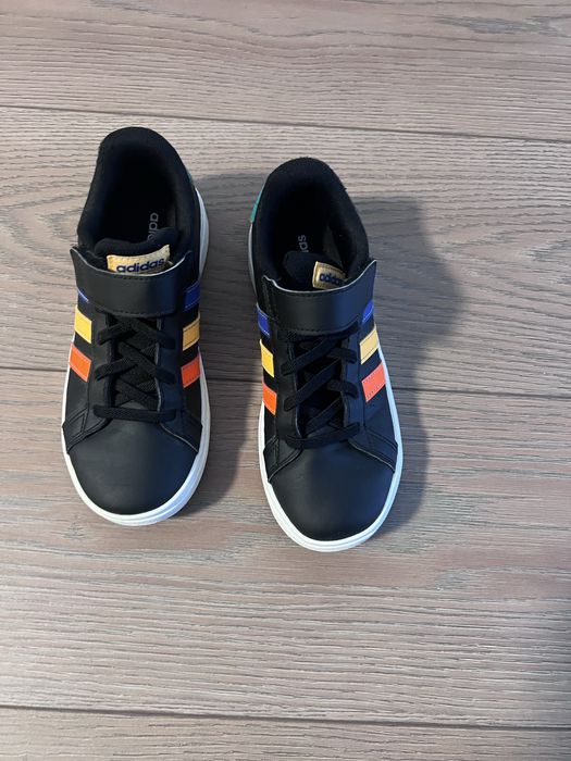 Adidasi prntru copii Adidas