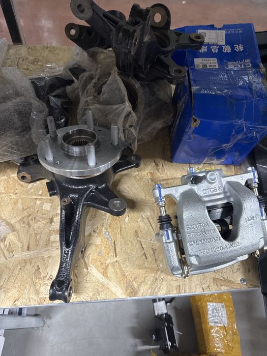 Передние фары Changan CS55 plus