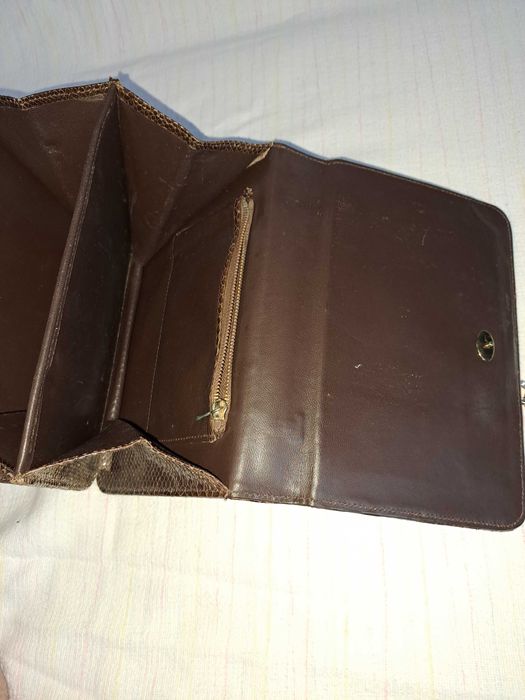 geanta poseta veche din piele de sarpe interior piele