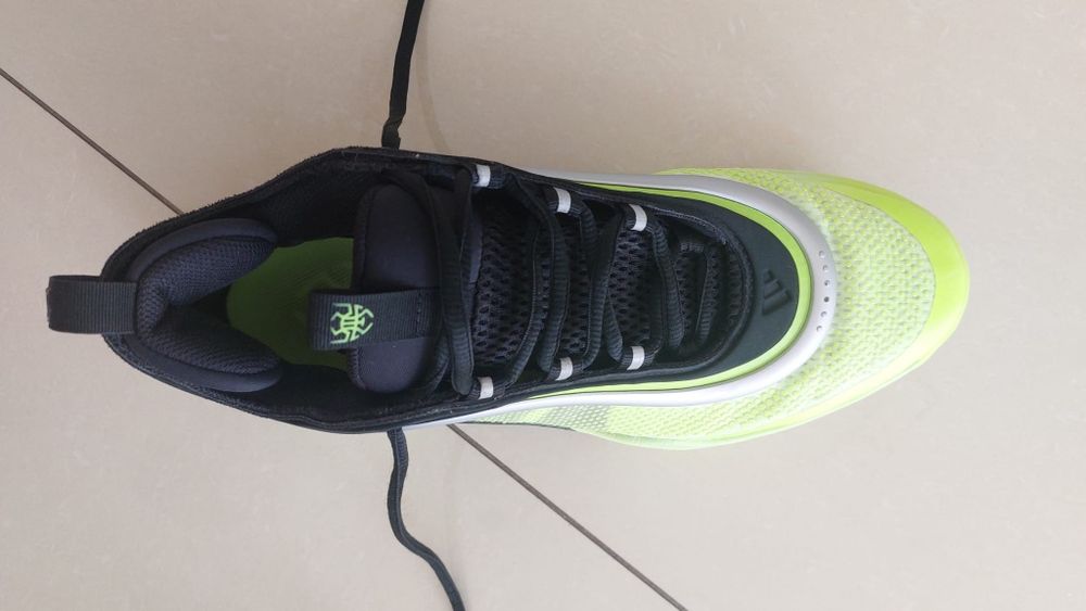 Adidas Light Strike Pro