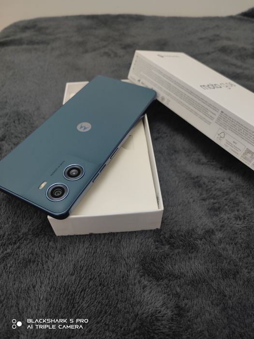 Vând Motorola G06 256GB Tapestry 4G