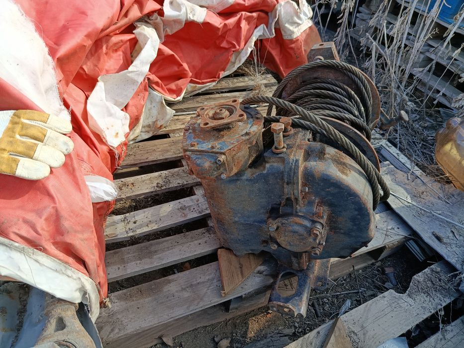 Продам лебёдку переднюю от Урала