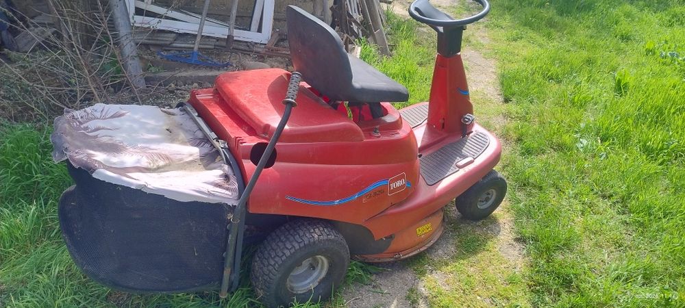 Vând Tractoraș de tuns iarba