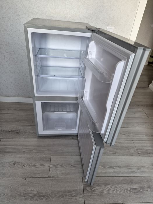 Продам холодильник офисный
