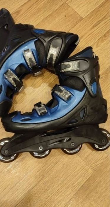 Роликовые коньки