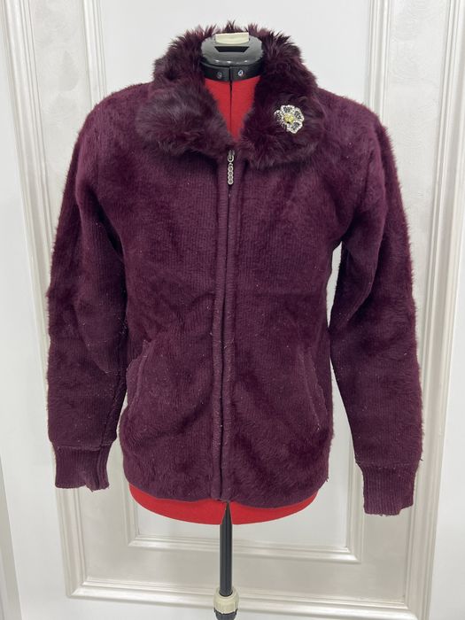 Kiyilgan kiyimlar sotiladi