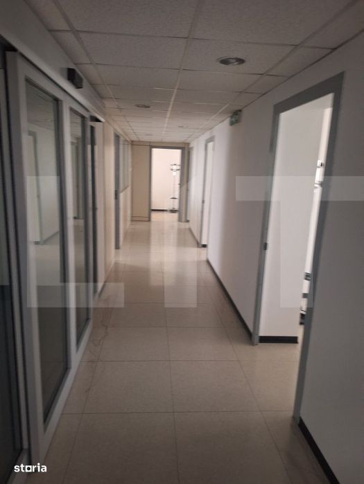 Cladire de birouri / spatii comerciale,
