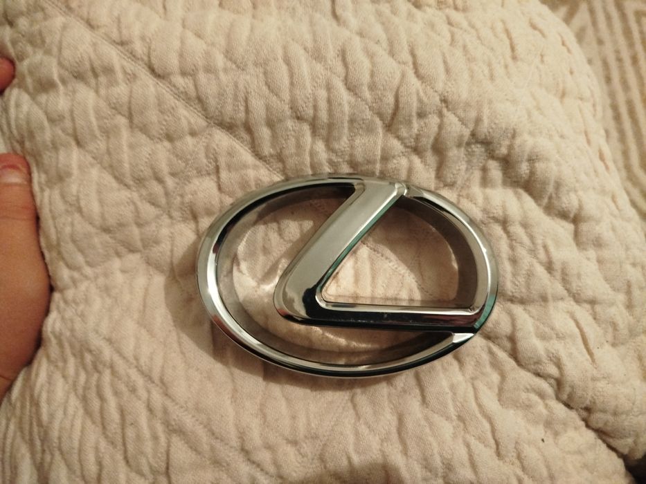 Значок от лексуса