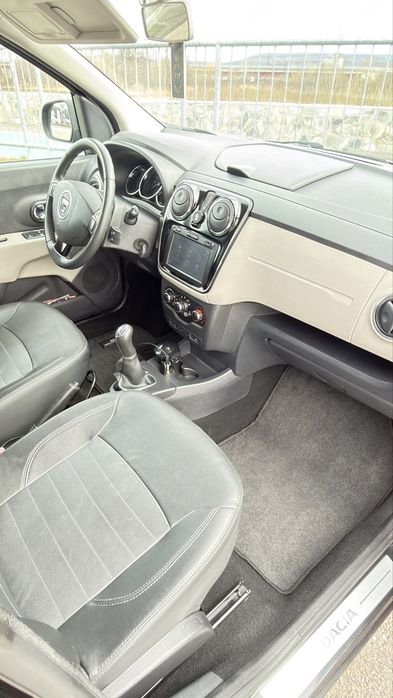 Vând Dacia Lodgy Prestige