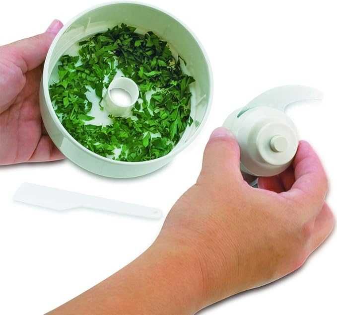 Moulinex AD5601 Moulinette Chopper, 800 W, рязане, смесване и късо нарязване, система 1 - 2 - 3 бърза работа, нож от неръждаема стомана, с ДЕФЕКТ