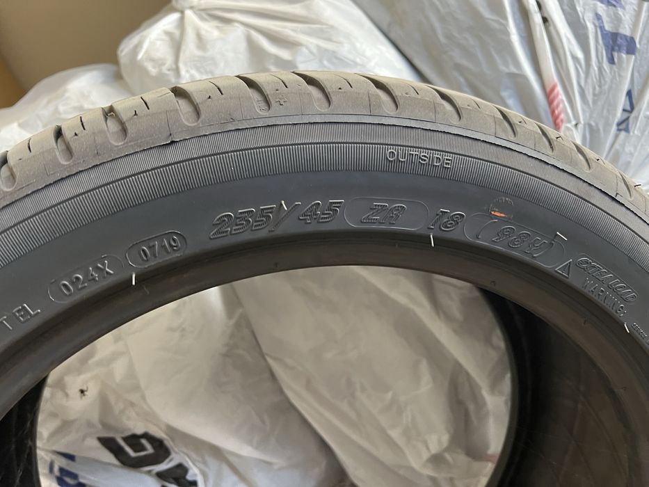 Детние шины 235/45/18