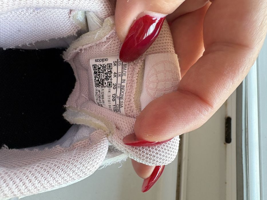 Маратонки адидас 20 номер