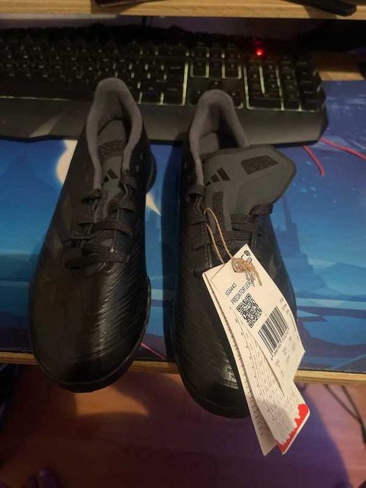 adidasi, nike, adidas