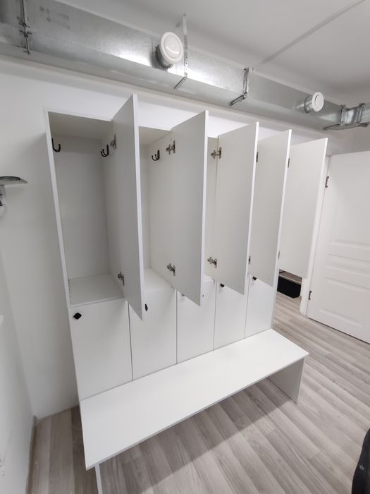 Шкафы в раздевалке