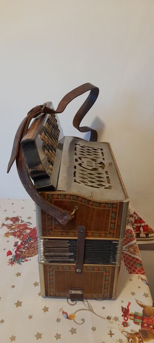 Acordeon armonica  80 de bași