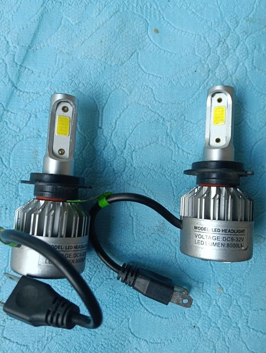 Vând becuri led auto H7  T10